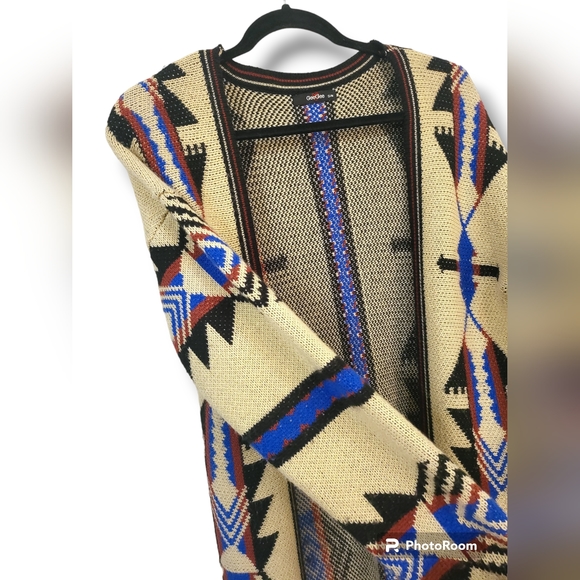 🌿GeeGee Women's Small/Medium Longsleeve Acrylic Aztec Tan Split Hem Cardigan - Picture 8 of 14